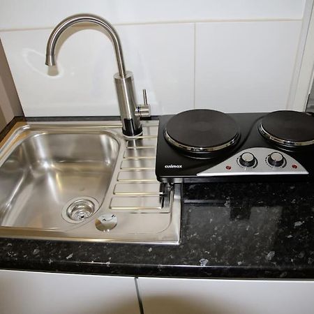 Ensuite With Kitchen Stunning Double-Bed Room In Zone 2 London Exterior foto