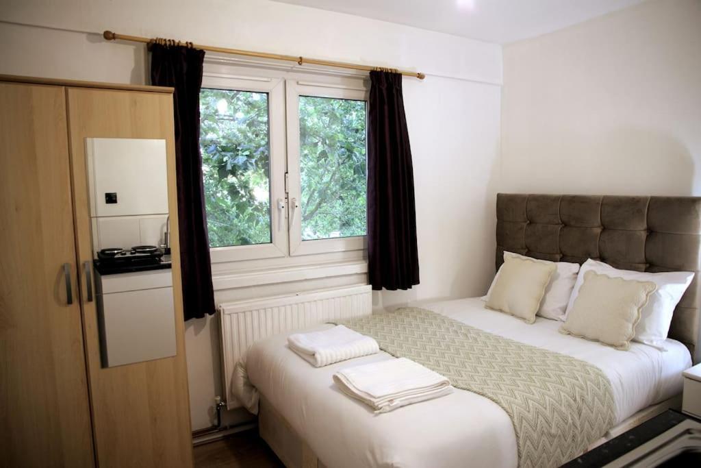 Ensuite With Kitchen Stunning Double-Bed Room In Zone 2 London Exterior foto
